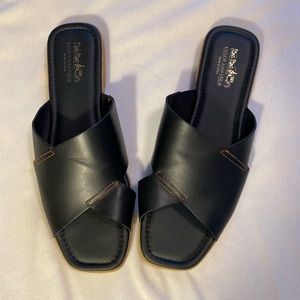 CHOACH AND FOUR FERRARA SANDAL
